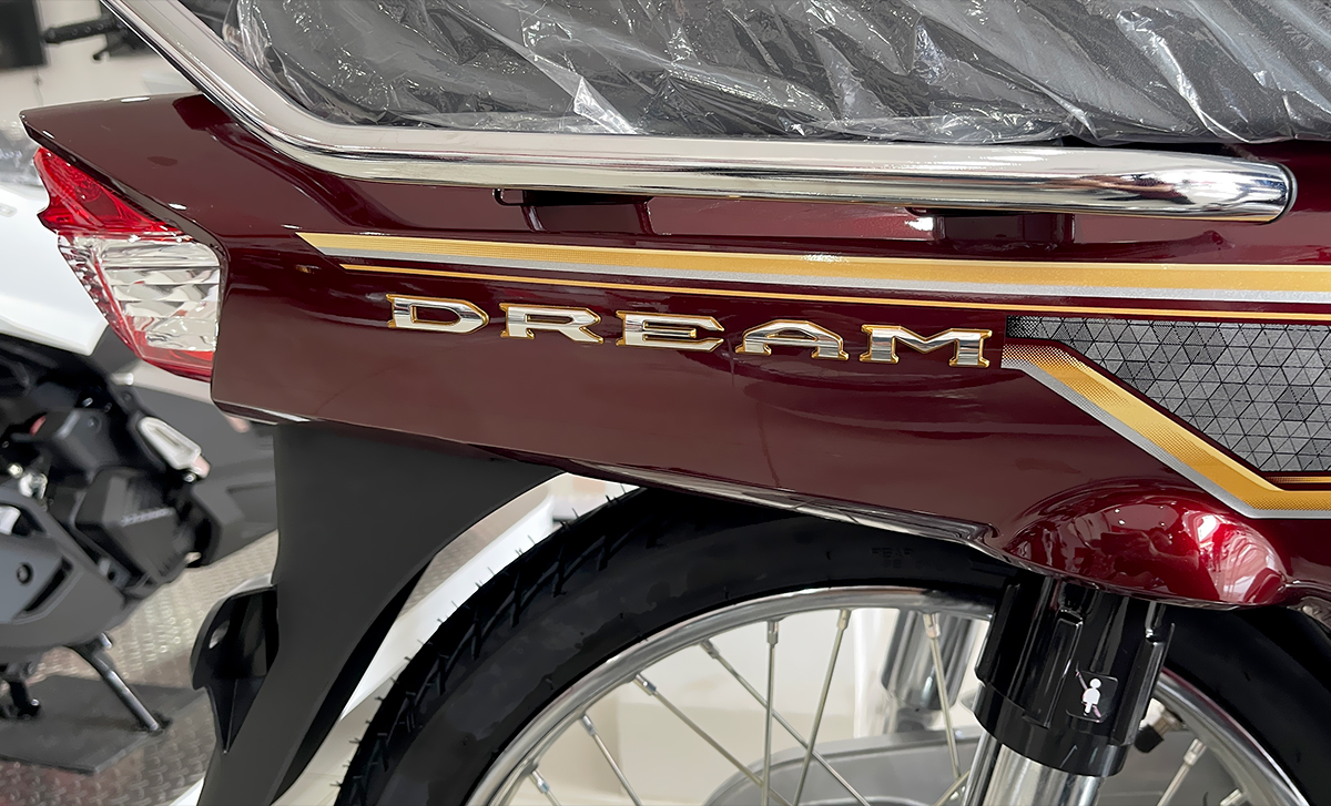 Tem Honda Dream 125 NCX 2024 màu đỏ Tem Honda Dream 125 NCX 2024 màu đỏ